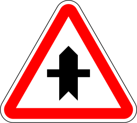 Crossroad ahead, side roads to right and left